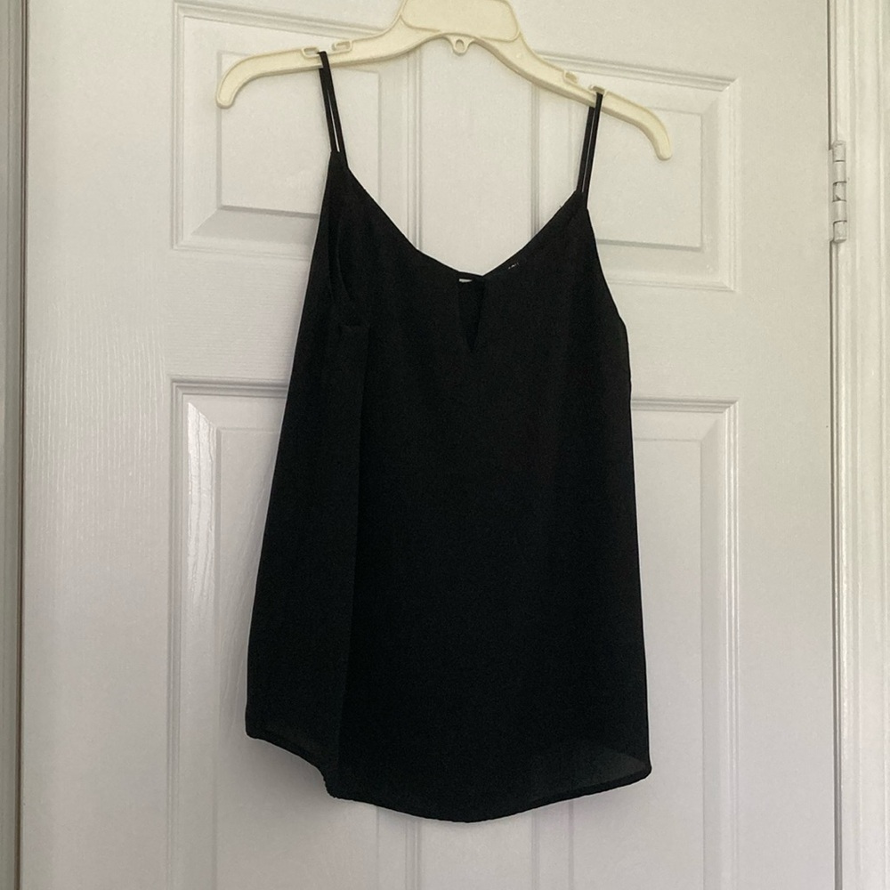 ✨4 for $10! Black keyhole tank